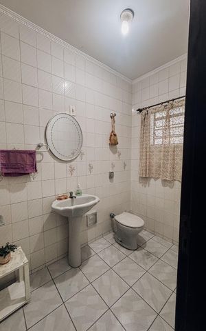 Casa à venda com 220m², 5 quartos e 4 vagas