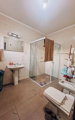 Casa à venda com 220m², 5 quartos e 4 vagas