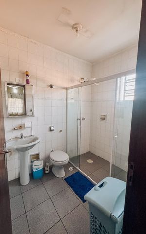Casa à venda com 220m², 5 quartos e 4 vagas