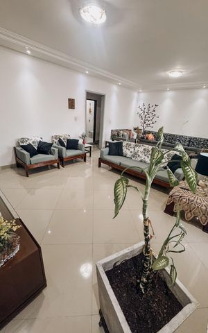 Casa à venda com 220m², 5 quartos e 4 vagas