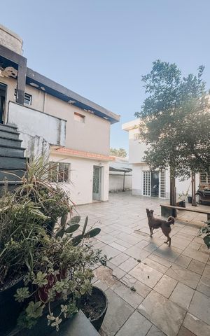 Casa à venda com 220m², 5 quartos e 4 vagas
