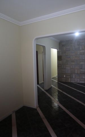 Casa à venda com 300m², 3 quartos e 2 vagasSala