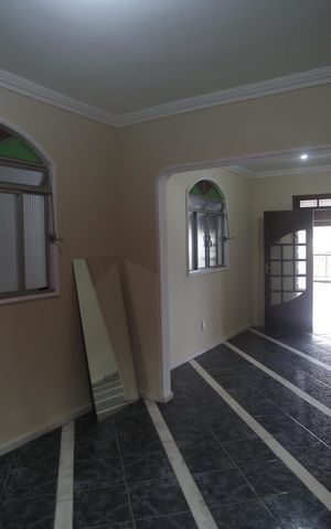 Casa à venda com 300m², 3 quartos e 2 vagasSala