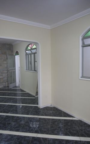 Casa à venda com 300m², 3 quartos e 2 vagasSala
