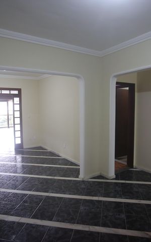 Casa à venda com 300m², 3 quartos e 2 vagasSala