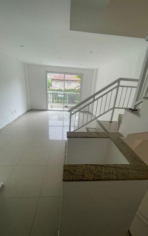 Casa de condomínio à venda com 135m², 2 quartos e 2 vagas Casa de condomínio à venda com 135m², 2 quartos e 2 vagasSala