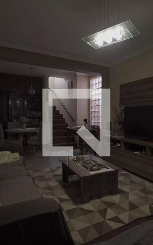 Casa à venda com 235m², 4 quartos e 2 vagas