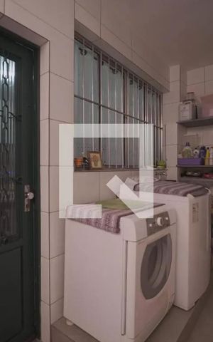 Casa à venda com 235m², 4 quartos e 2 vagas