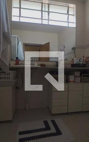 Casa à venda com 235m², 4 quartos e 2 vagas