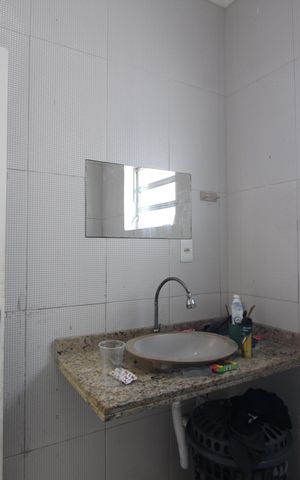 Casa de condomínio à venda com 145m², 2 quartos e 4 vagasBanheiro