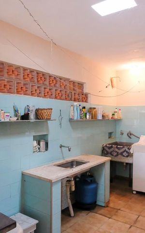 Casa à venda com 288m², 4 quartos e 2 vagasÁrea de serviço