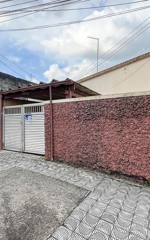 Casa à venda com 288m², 4 quartos e 2 vagasFachada + plaquinha