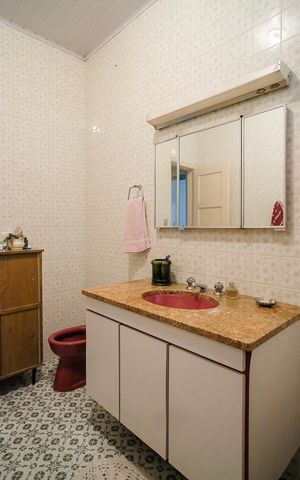 Casa à venda com 288m², 4 quartos e 2 vagasBanheiro