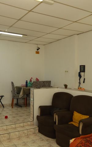 Casa à venda com 150m², 4 quartos e 2 vagasCasa 2 - Sala
