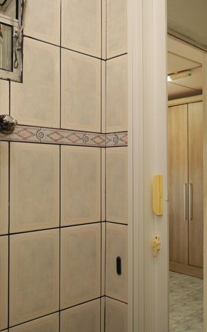 Casa à venda com 150m², 4 quartos e 2 vagasCasa 2 - Banheiro 1
