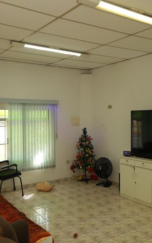 Casa à venda com 150m², 4 quartos e 2 vagasCasa 2 - Sala