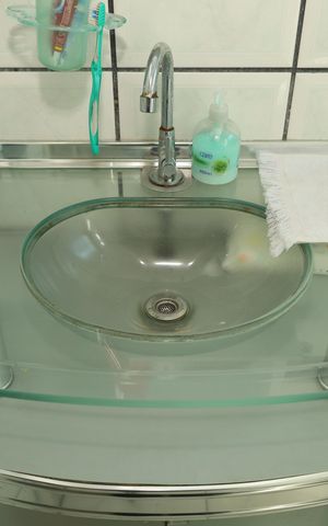 Casa à venda com 150m², 4 quartos e 2 vagasBanheiro 1