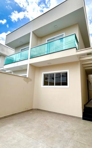Casa à venda com 120m², 3 quartos e 2 vagas Casa à venda com 120m², 3 quartos e 2 vagasGaragem