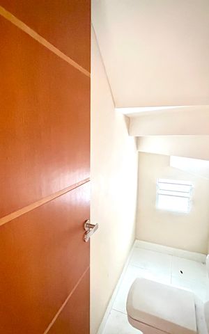 Casa à venda com 120m², 3 quartos e 2 vagas Casa à venda com 120m², 3 quartos e 2 vagasLavabo