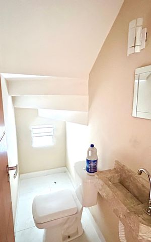 Casa à venda com 120m², 3 quartos e 2 vagas Casa à venda com 120m², 3 quartos e 2 vagasLavabo
