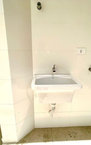 Casa à venda com 120m², 3 quartos e 2 vagas Casa à venda com 120m², 3 quartos e 2 vagasÁrea de Serviço