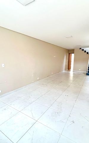 Casa à venda com 120m², 3 quartos e 2 vagas Casa à venda com 120m², 3 quartos e 2 vagasSala