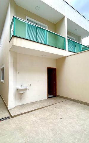 Casa à venda com 120m², 3 quartos e 2 vagas Casa à venda com 120m², 3 quartos e 2 vagasÁrea de Serviço