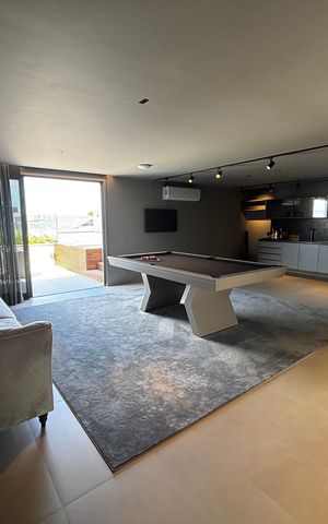 Casa de condomínio à venda com 1500m², 5 quartos e 3 vagas Casa de condomínio à venda com 1500m², 5 quartos e 3 vagasSalão de jogos