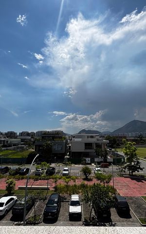 Casa de condomínio à venda com 1500m², 5 quartos e 3 vagas Casa de condomínio à venda com 1500m², 5 quartos e 3 vagasVaranda