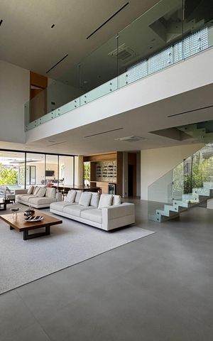 Casa de condomínio à venda com 1500m², 5 quartos e 3 vagas Casa de condomínio à venda com 1500m², 5 quartos e 3 vagasSala