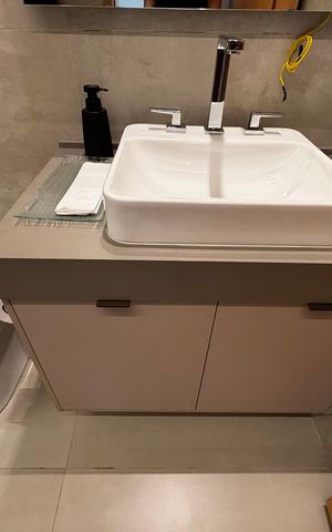 Casa de condomínio à venda com 1500m², 5 quartos e 3 vagas Casa de condomínio à venda com 1500m², 5 quartos e 3 vagasBanheiro da Suíte 1