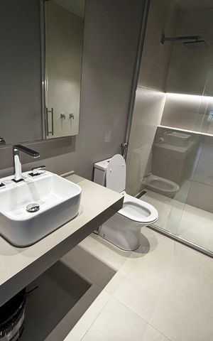 Casa de condomínio à venda com 1500m², 5 quartos e 3 vagas Casa de condomínio à venda com 1500m², 5 quartos e 3 vagasBanheiro 3 andar