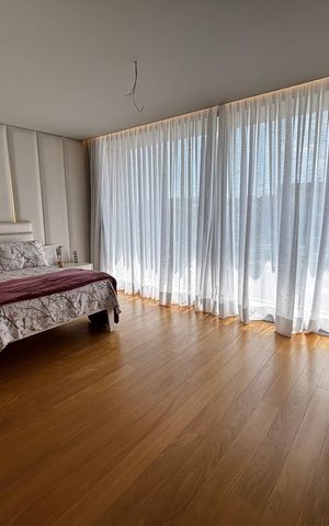 Casa de condomínio à venda com 1500m², 5 quartos e 3 vagas Casa de condomínio à venda com 1500m², 5 quartos e 3 vagasSuíte 5