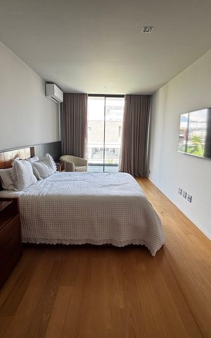 Casa de condomínio à venda com 1500m², 5 quartos e 3 vagas Casa de condomínio à venda com 1500m², 5 quartos e 3 vagasSuíte 2