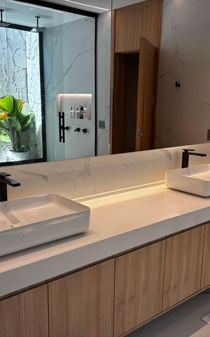 Casa de condomínio à venda com 1500m², 5 quartos e 3 vagas Casa de condomínio à venda com 1500m², 5 quartos e 3 vagasBanheiro da Suíte 4