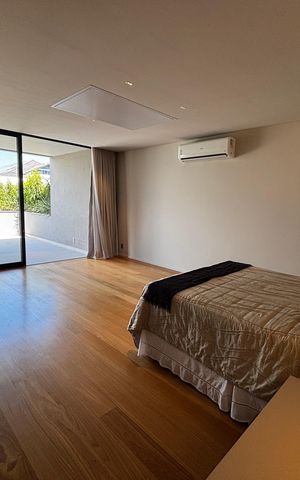 Casa de condomínio à venda com 1500m², 5 quartos e 3 vagas Casa de condomínio à venda com 1500m², 5 quartos e 3 vagasSuíte 4