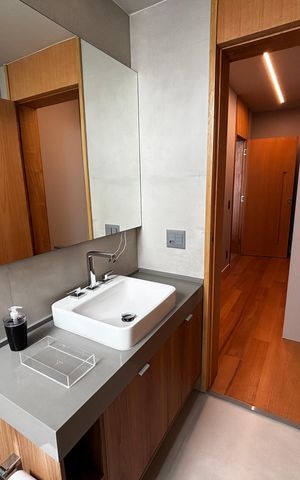 Casa de condomínio à venda com 1500m², 5 quartos e 3 vagas Casa de condomínio à venda com 1500m², 5 quartos e 3 vagasBanheiro da Suíte 2