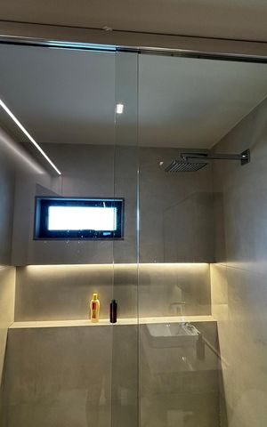 Casa de condomínio à venda com 1500m², 5 quartos e 3 vagas Casa de condomínio à venda com 1500m², 5 quartos e 3 vagasBanheiro da Suíte 3