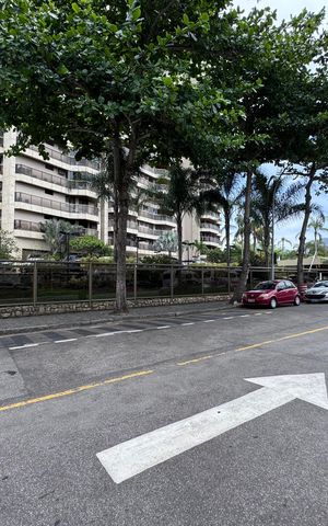 Apartamento à venda com 165m², 3 quartos e 2 vagas Apartamento à venda com 165m², 3 quartos e 2 vagasFachada