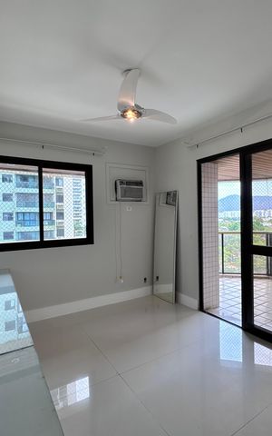 Apartamento à venda com 165m², 3 quartos e 2 vagas Apartamento à venda com 165m², 3 quartos e 2 vagasSuíte 1