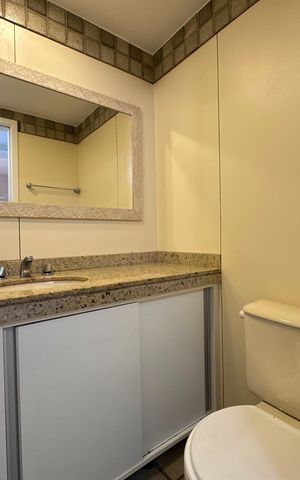 Apartamento à venda com 165m², 3 quartos e 2 vagas Apartamento à venda com 165m², 3 quartos e 2 vagasBanheiro Social