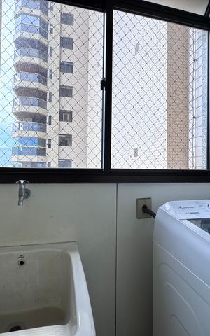 Apartamento à venda com 165m², 3 quartos e 2 vagas Apartamento à venda com 165m², 3 quartos e 2 vagasCozinha e Área de Serviço