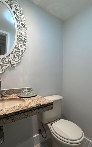 Apartamento à venda com 165m², 3 quartos e 2 vagas Apartamento à venda com 165m², 3 quartos e 2 vagasLavabo