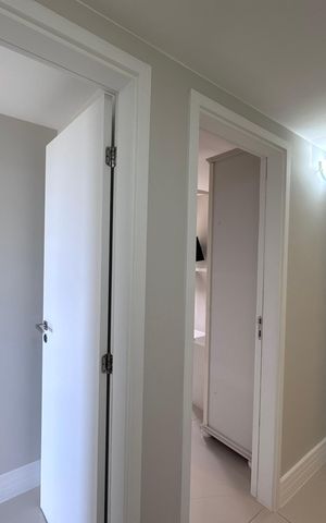 Apartamento à venda com 165m², 3 quartos e 2 vagas Apartamento à venda com 165m², 3 quartos e 2 vagasCorredor