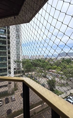Apartamento à venda com 165m², 3 quartos e 2 vagas Apartamento à venda com 165m², 3 quartos e 2 vagasSuíte 1 - Varanda