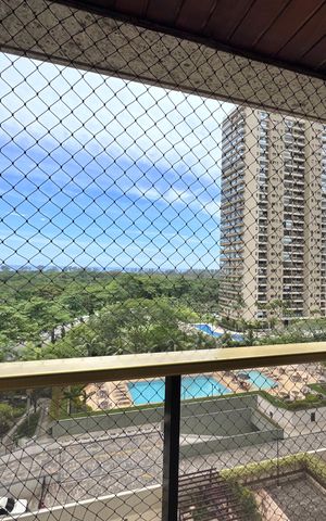 Apartamento à venda com 165m², 3 quartos e 2 vagas Apartamento à venda com 165m², 3 quartos e 2 vagasVaranda