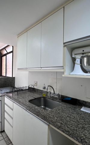 Apartamento à venda com 165m², 3 quartos e 2 vagas Apartamento à venda com 165m², 3 quartos e 2 vagasCozinha e Área de Serviço