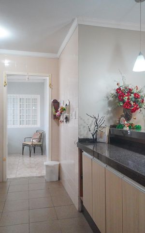 Casa à venda com 290m², 4 quartos e 2 vagascozinha 2