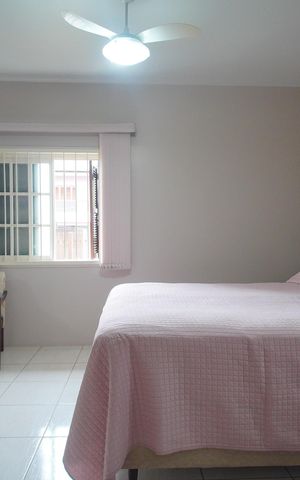 Casa à venda com 290m², 4 quartos e 2 vagasSuíte 1