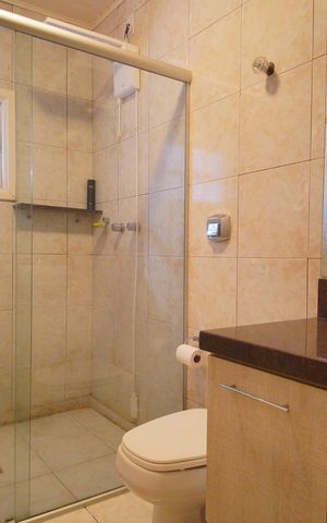 Casa à venda com 290m², 4 quartos e 2 vagasBanheiro 1